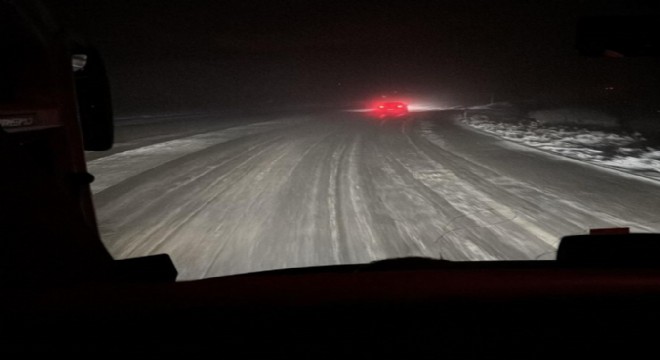 Kop Geçidi’nde tipi ve fırtına etkili oluyor