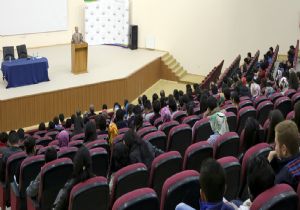 İlk konferansı Palabıyık verdi