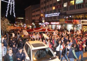 Ala:  Onlar yıkar, biz yaparız 