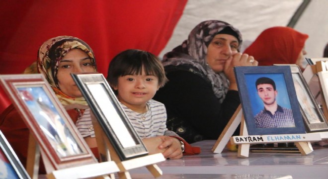 Bin 138 gündür evlatlarını HDP’den istiyorlar