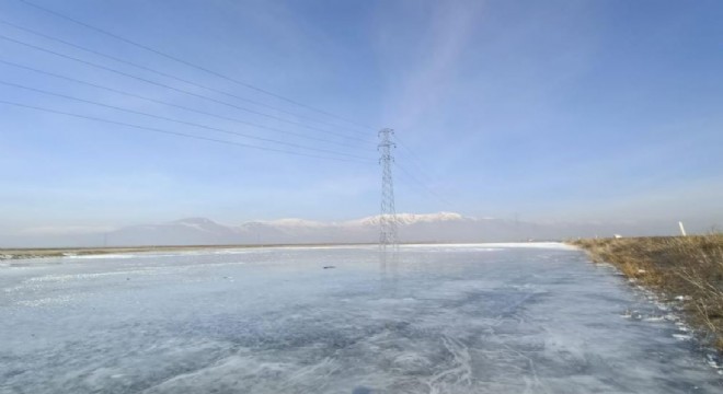 Erzurum nehirleri buz tuttu