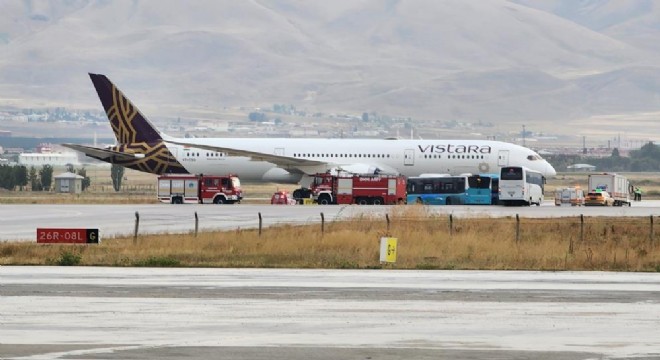 Hindistan uçağı Erzurum Havalimanı’na acil iniş yaptı