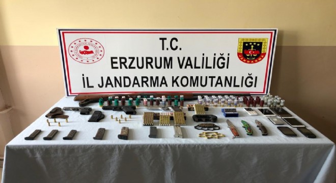 Jandarmadan insan tacirlerine şafak baskını