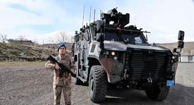 Kadın Jandarmalar 8 Mart'ı görev başında kutladı