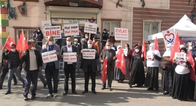 ‘Kahrolsun HDP ve PKK’ sloganları ile yürüdüler