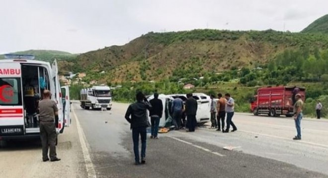 Karlıova yolunda trafik kazası: 1 ölü,3 yaralı