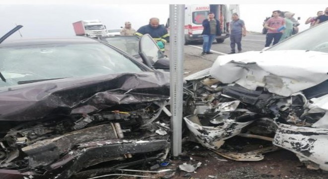 Kars yolunda trafik kazası: 5 yaralı