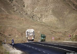 Pasinler yolunda zincirleme trafik kazası: 6 yaralı