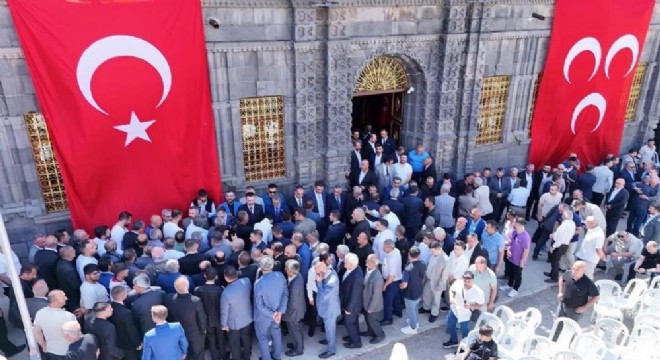 MHP'de bayramlaşma