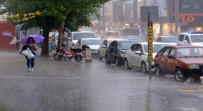 Meteorolojiden kuvvetli yağış ve fırtına uyarısı