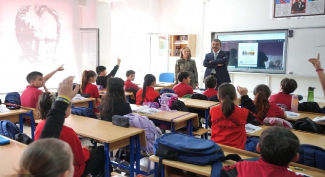 Öğrenciler sordu, Tekin cevapladı