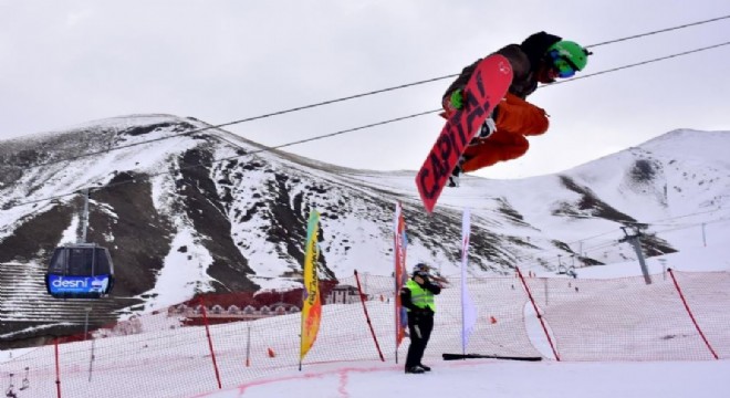 Palandöken’de Serbest Snowboard Şampiyonası