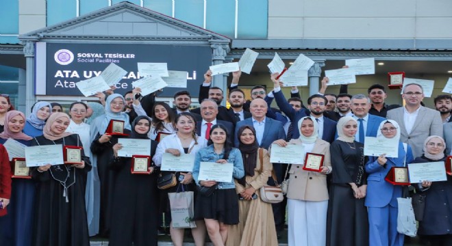 Uluslararası öğrenciler mezuniyet heyecanı yaşadı