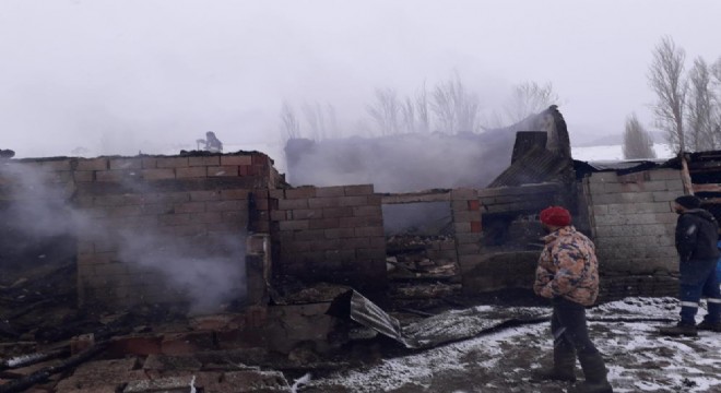 Uzundere Yayla'da yangın
