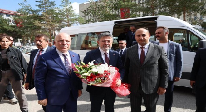 Yumaklı Valilik ve Büyükşehir Belediyesi'ni ziyaret etti
