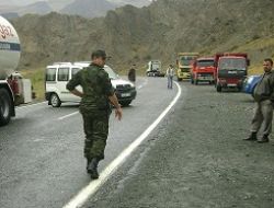 Sarıkamış yolu trafiğe açıldı