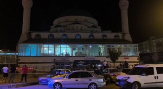 Camide asılı halde bulundu