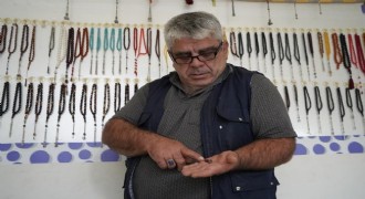 İşlediği taşta milyonlarca yıllık böcek fosili buldu