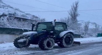 Kapanan yollarını kendi imkanları ile açtılar