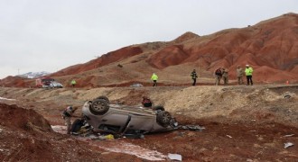 Şenkaya yolunda trafik kazası: 2 yaralı