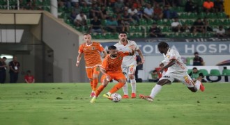 Trendyol Süper Lig: Corendon Alanyaspor: 2 Göztepe: 2
