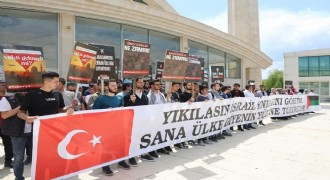 Üniversite öğrencileri Gazze için yürüdü