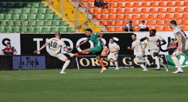 Alanyaspor: 0 - Erzurumspor FK: 0 (İlk yarı)