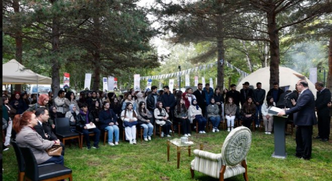 Hacımüftüoğlu öğrencilerle buluştu