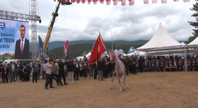 Tekin Büyük Erzurum Yayla Şenliği'ne katıldı