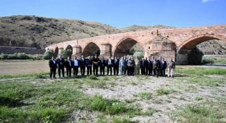 Köprüköy Vali Baruş'u ağırladı
